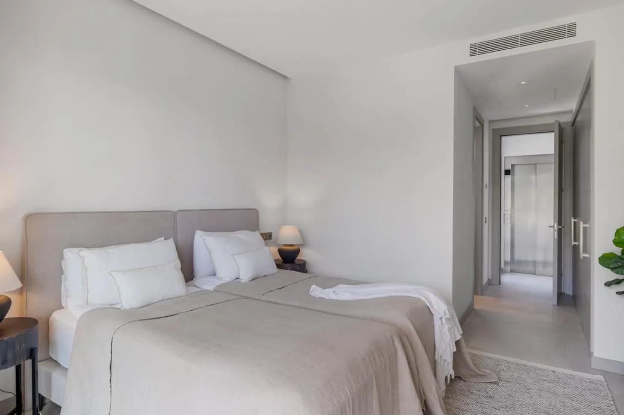 Brand New Modern 5 Bdrm Villa In Puerto Banus Marbella 0*,