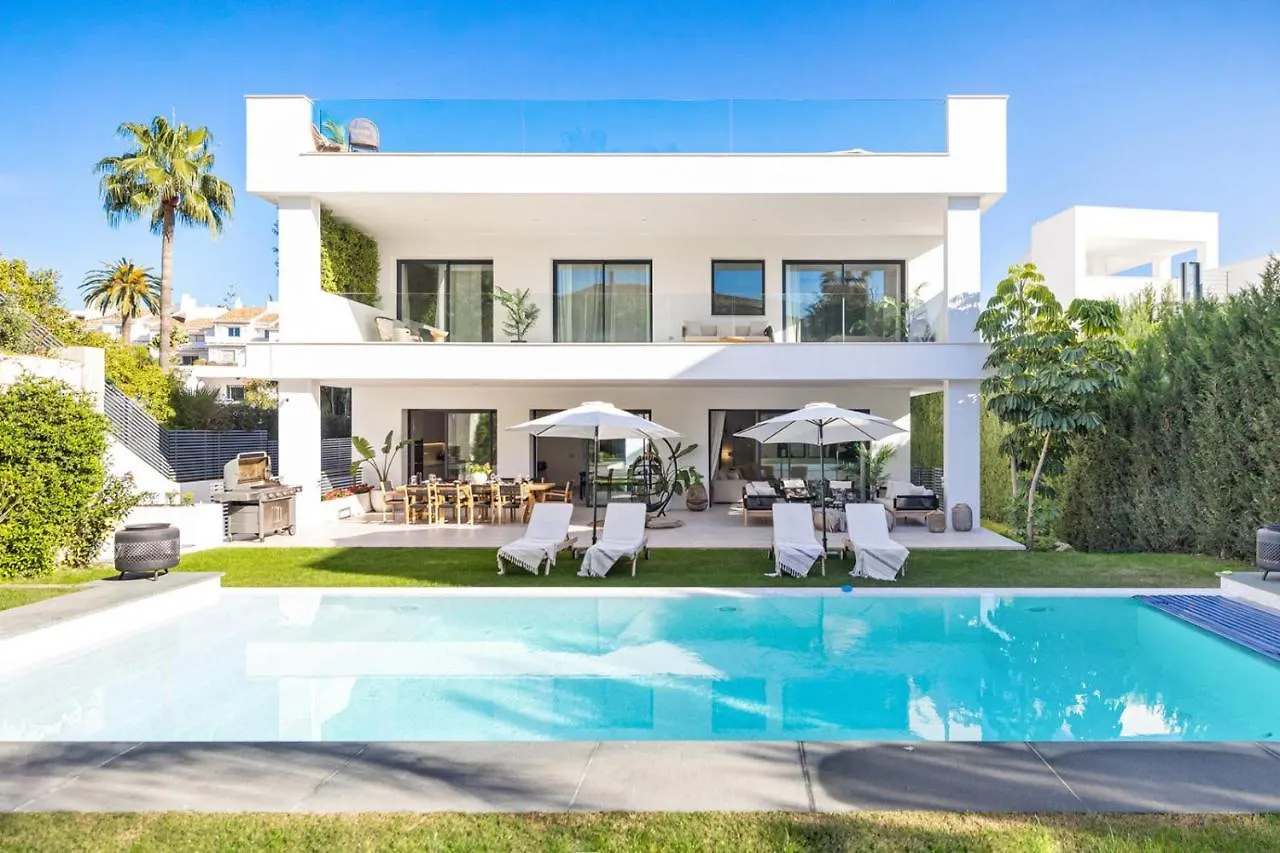 Brand New Modern 5 Bdrm Villa In Puerto Banus Marbella 0*,  Hiszpania